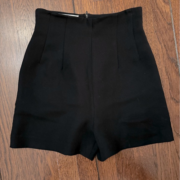 Isabel Ardee Pants - Isabel Ardee high waisted crêpe shorts, fully lined, size 4. Excellent condition